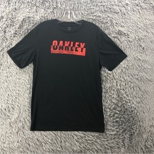 Buckle Oakley Tshirt Mens Medium Regular Fit Black Red Spellout Shirt